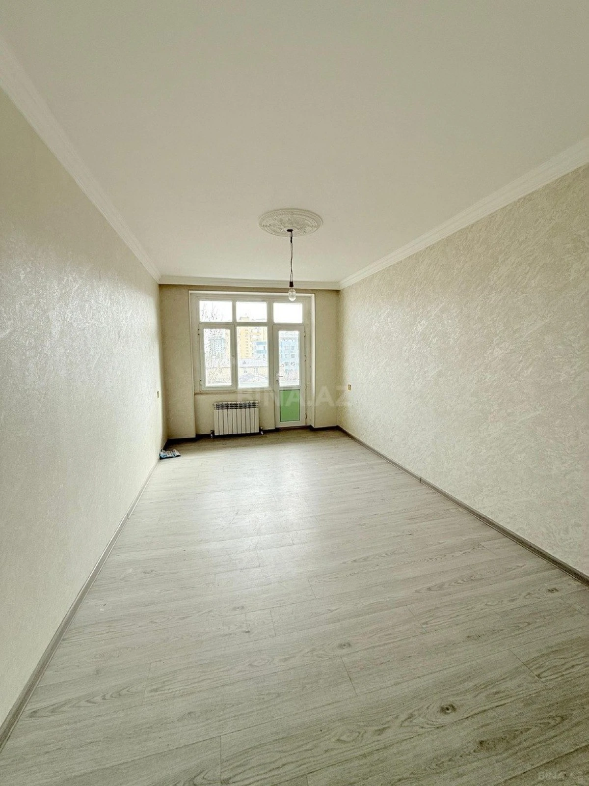 Satılır 2 otaqlı mənzil 73 m²
