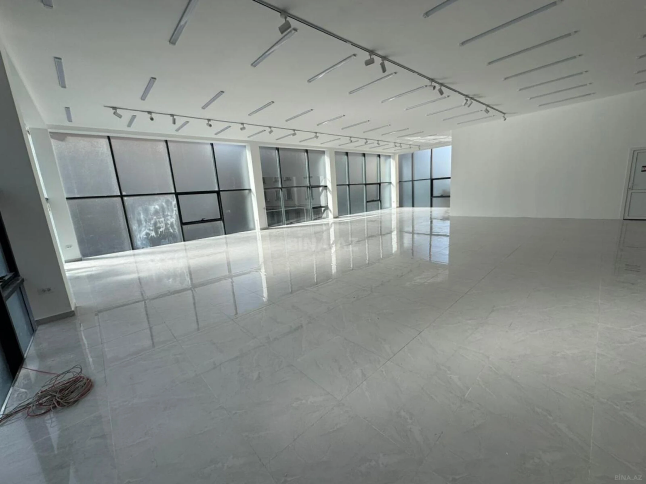 Kirayə verilir obyekt 200 m²