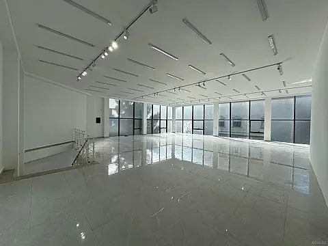 Kirayə verilir obyekt 200 m² — Bakı 200.00 m²