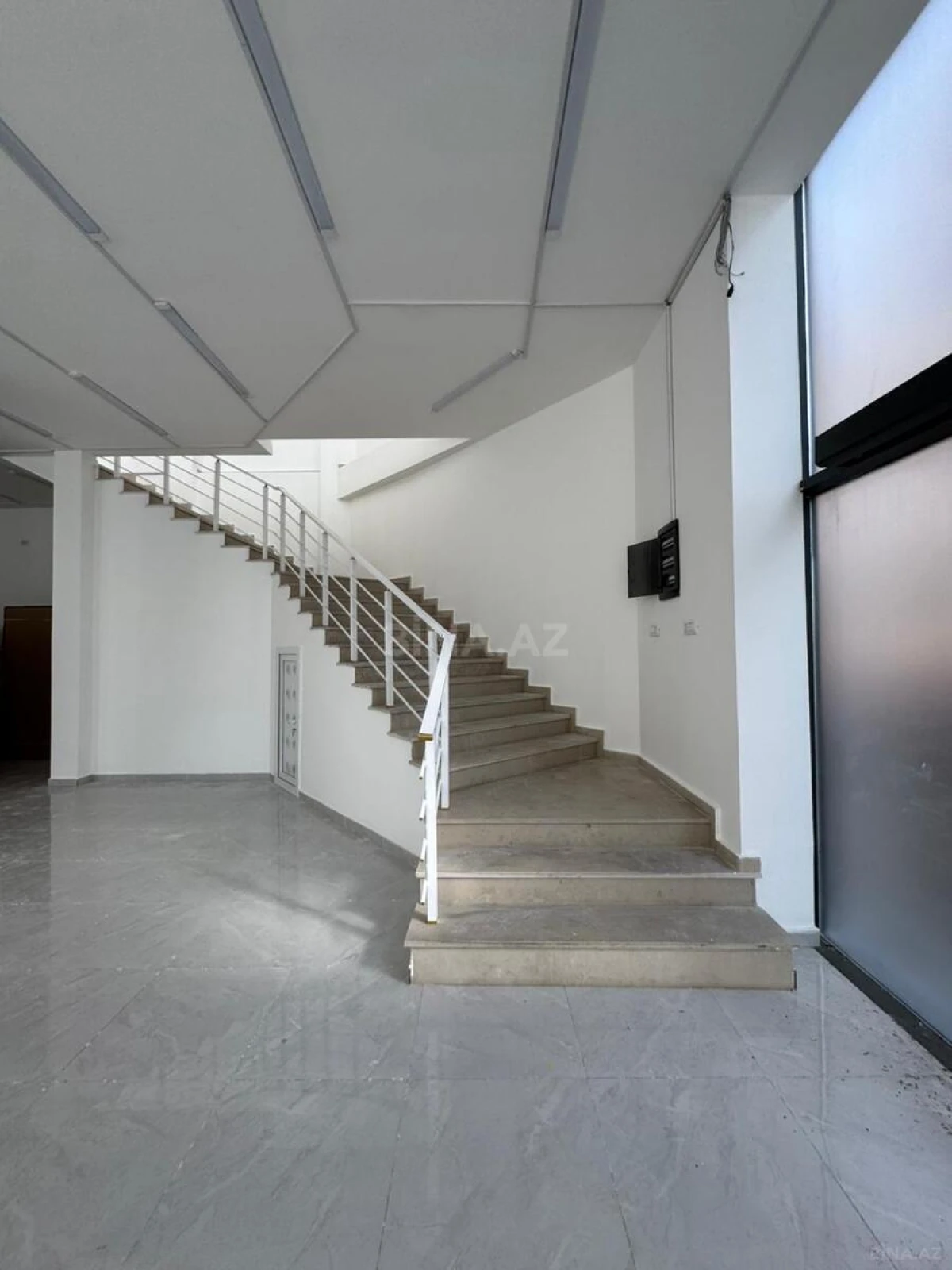 Kirayə verilir obyekt 200 m²