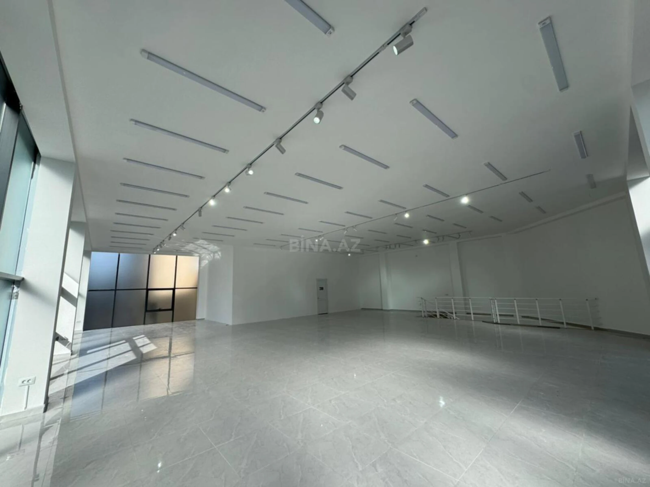 Kirayə verilir obyekt 200 m²