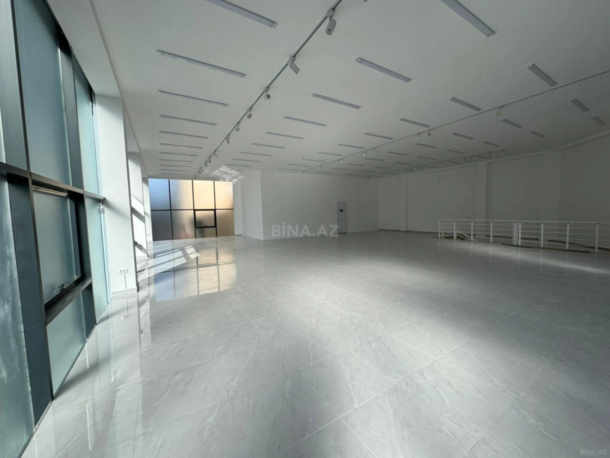 Kirayə verilir obyekt 200 m²