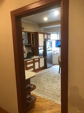 Satılır 4 otaqlı mənzil 191.4 m²