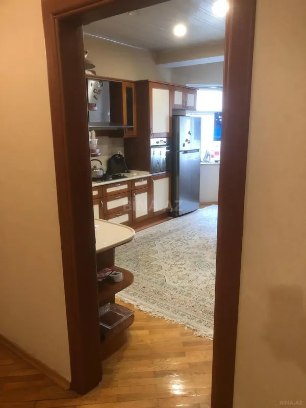 Satılır 4 otaqlı mənzil 191.4 m²