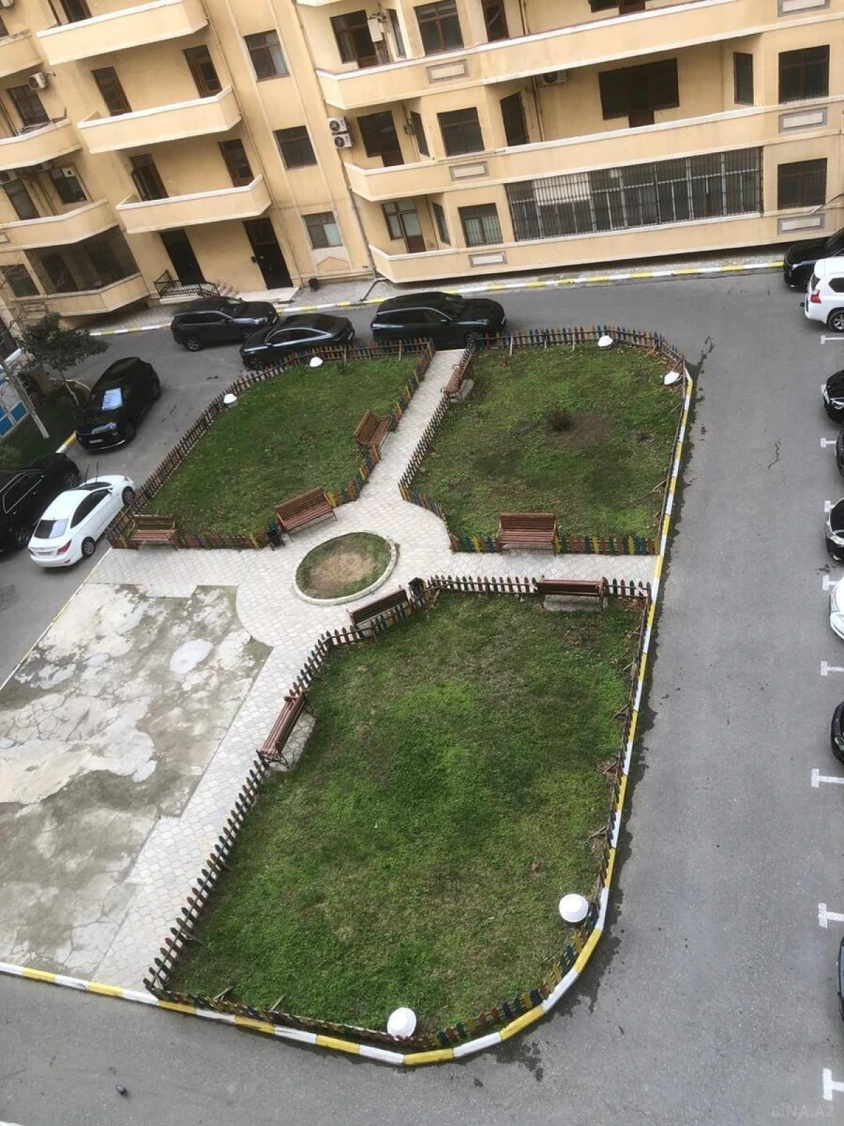 Satılır 4 otaqlı mənzil 191.4 m²