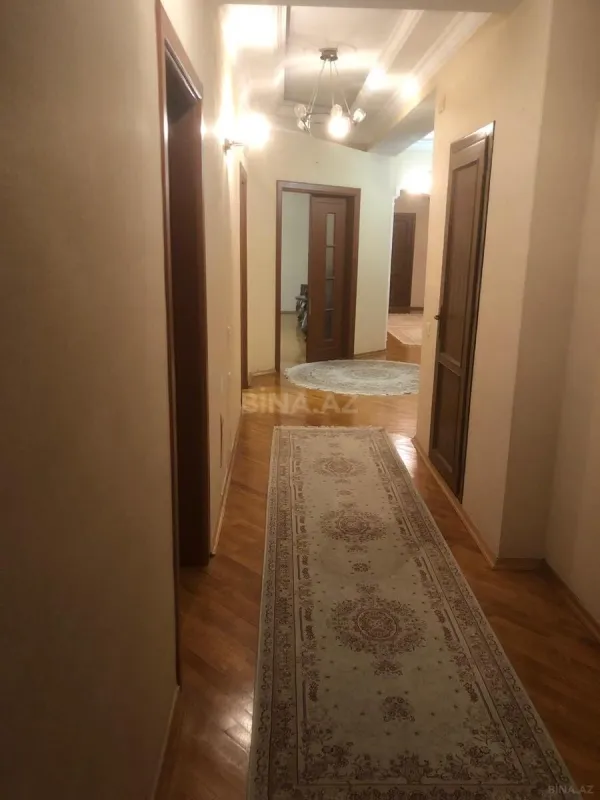 Satılır 4 otaqlı mənzil 191.4 m²