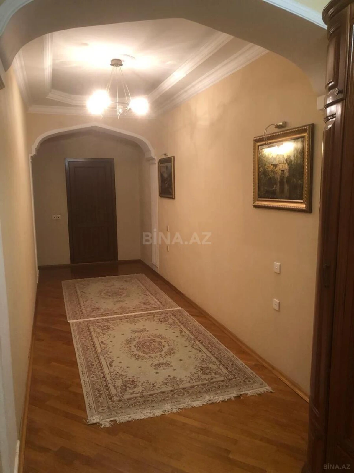 Satılır 4 otaqlı mənzil 191.4 m²