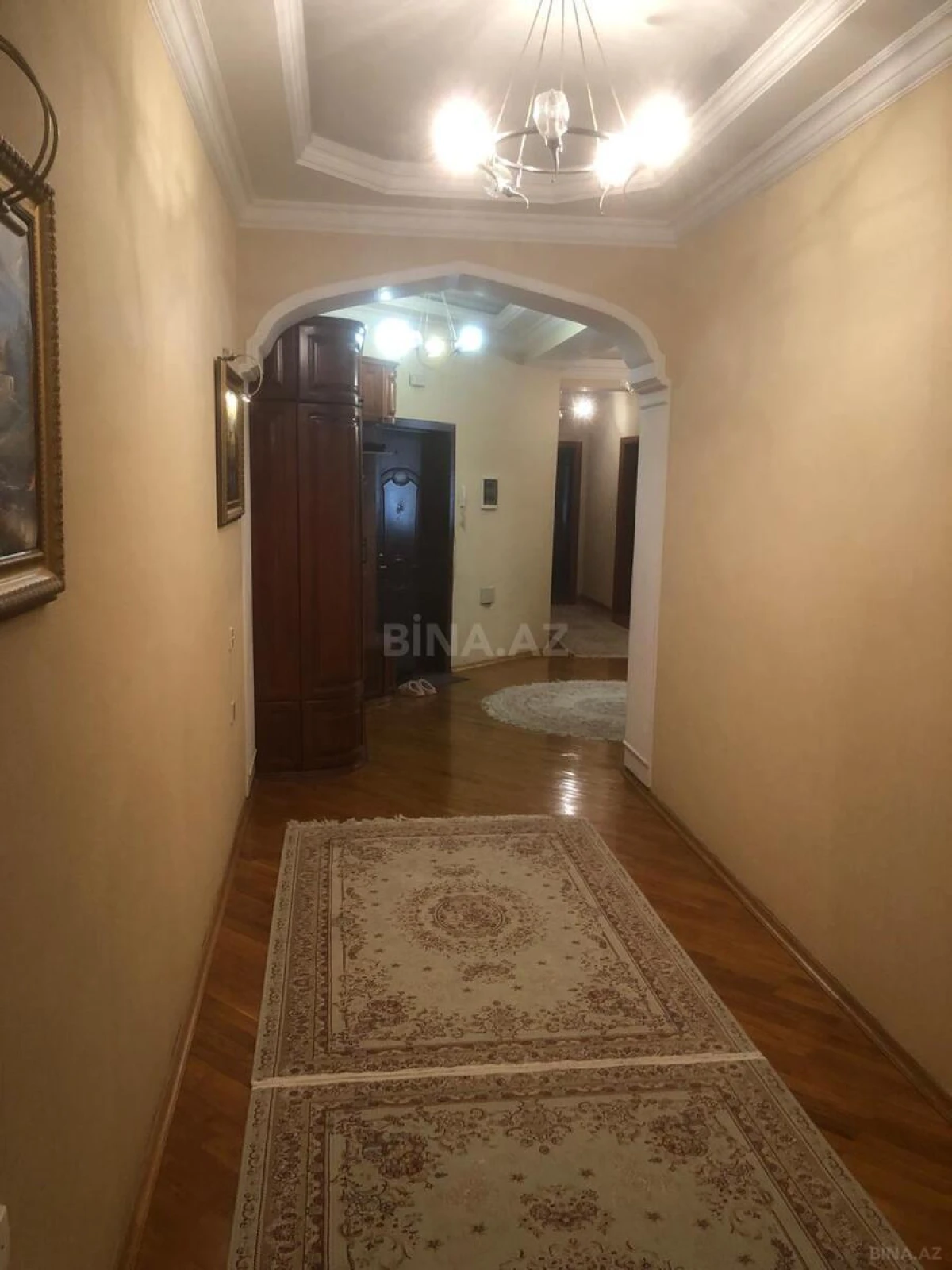 Satılır 4 otaqlı mənzil 191.4 m²