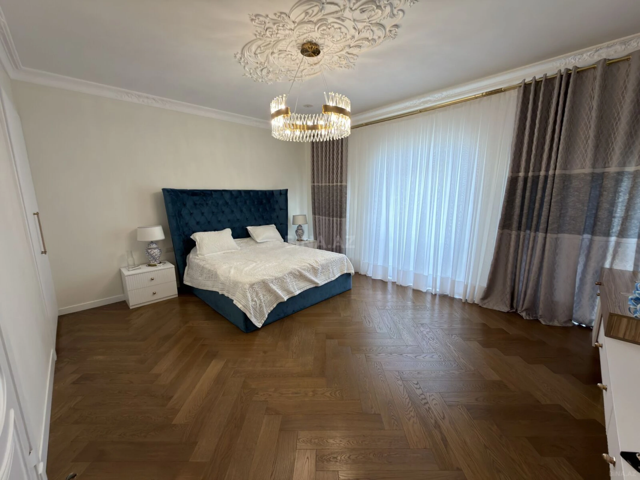 Satılır 20 otaqlı həyət evi 1500 m²