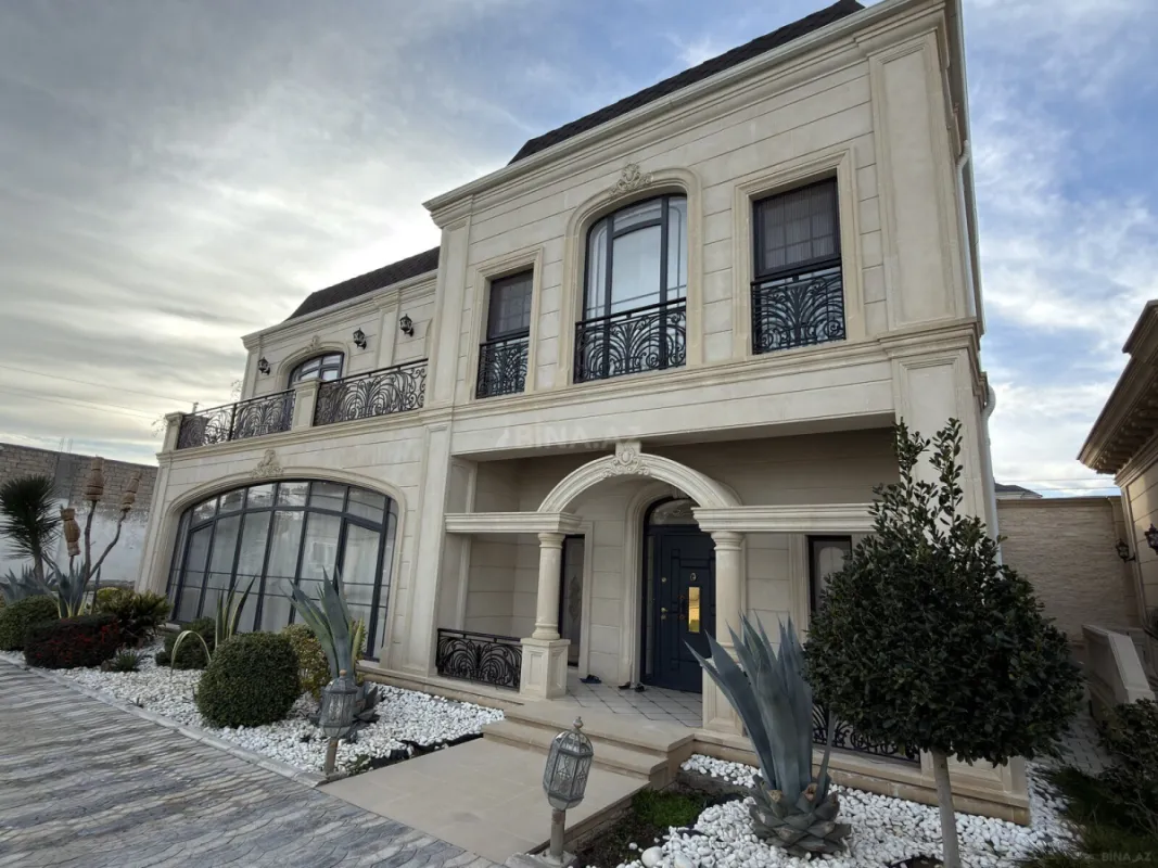 Satılır 20 otaqlı həyət evi 1500 m²