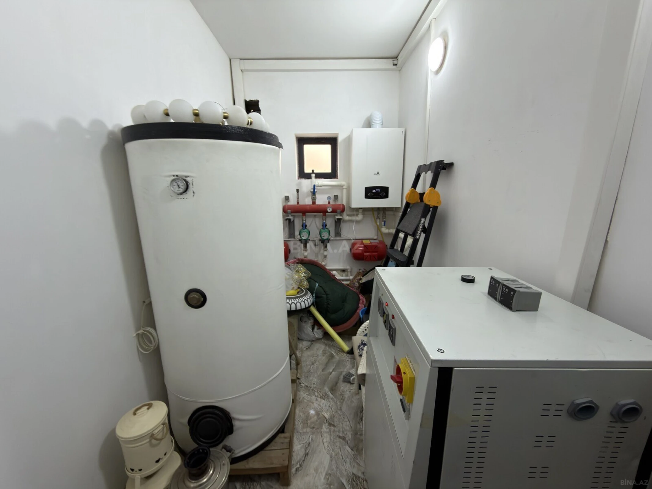 Satılır 20 otaqlı həyət evi 1500 m²