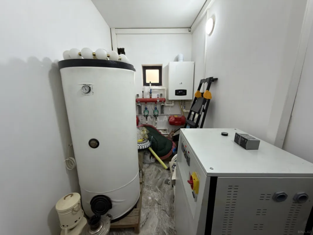 Satılır 20 otaqlı həyət evi 1500 m²