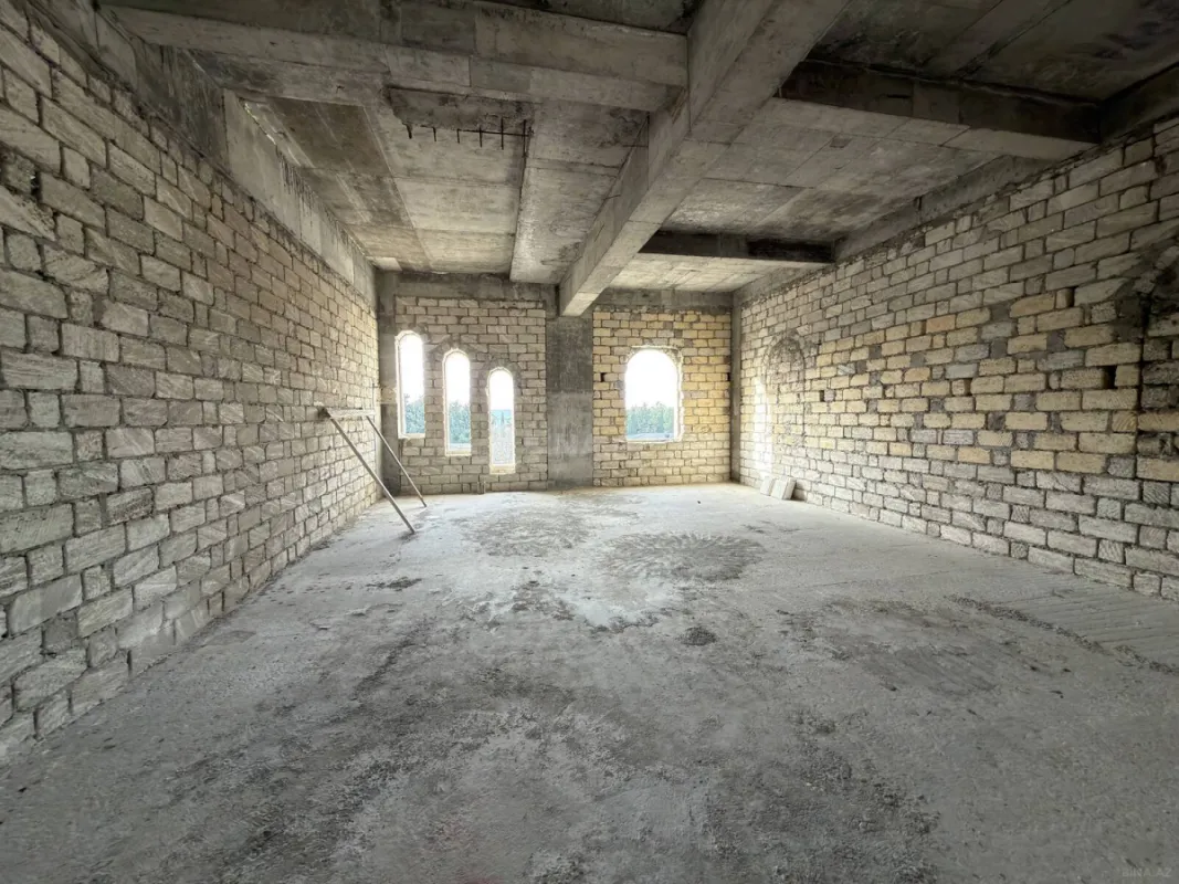 Satılır 20 otaqlı həyət evi 1500 m²