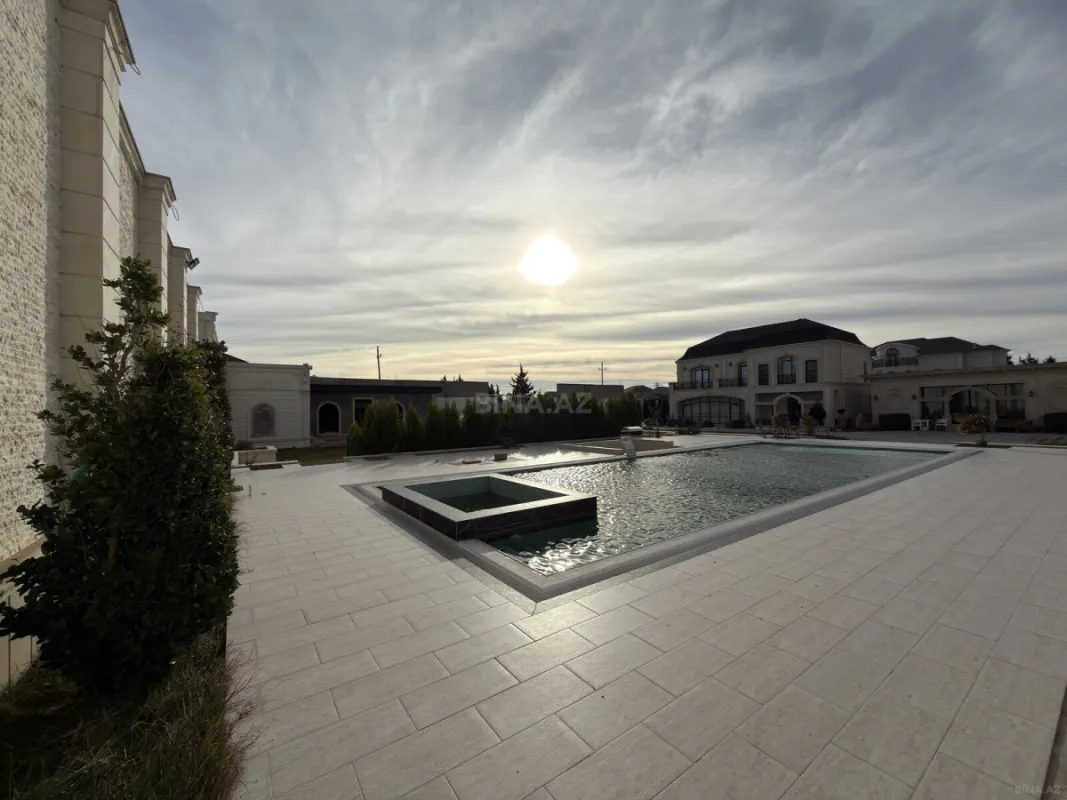 Satılır 20 otaqlı həyət evi 1500 m²