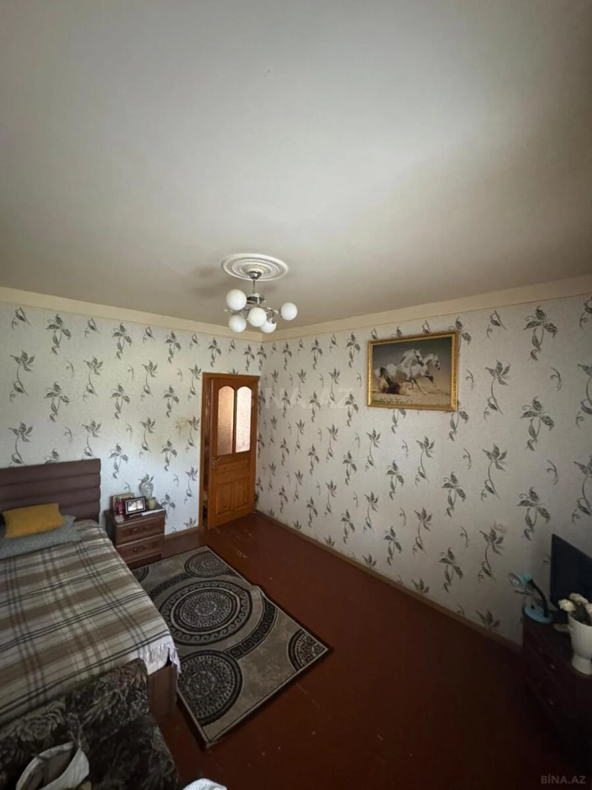 Satılır 5 otaqlı mənzil 130 m²