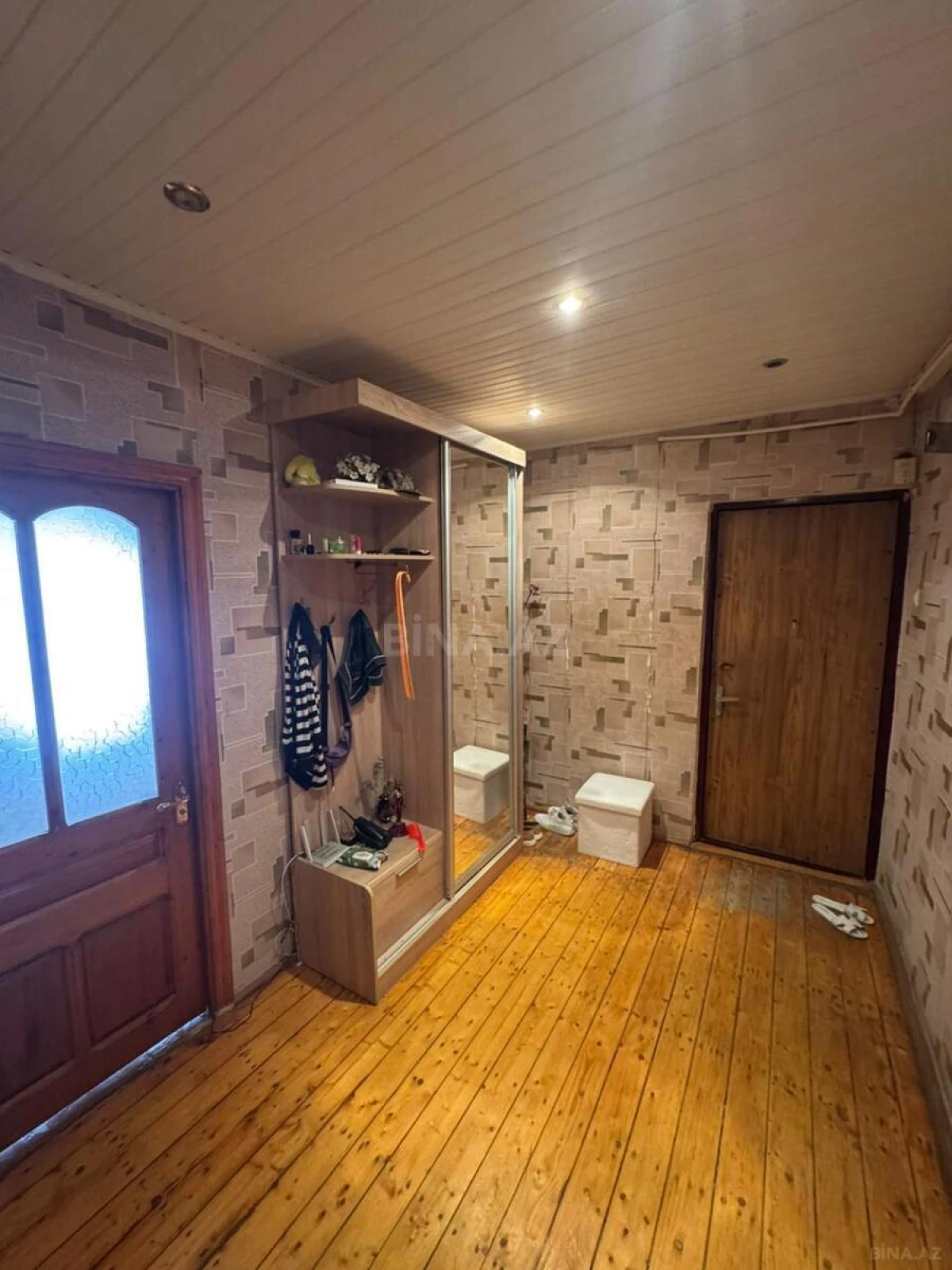 Satılır 5 otaqlı mənzil 130 m²