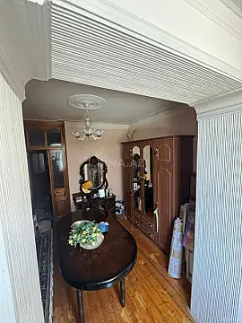 Satılır 5 otaqlı mənzil 130 m²