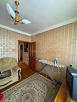Satılır 5 otaqlı mənzil 130 m²