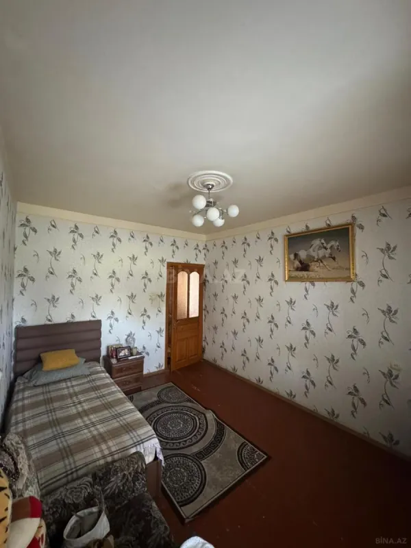 Satılır 5 otaqlı mənzil 130 m²