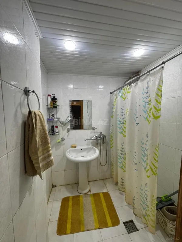 Satılır 5 otaqlı mənzil 130 m²