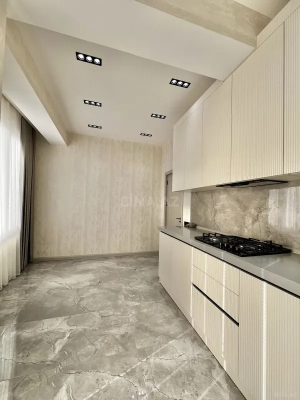 Satılır 2 otaqlı mənzil 78 m²