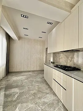 Satılır 2 otaqlı mənzil 78 m²