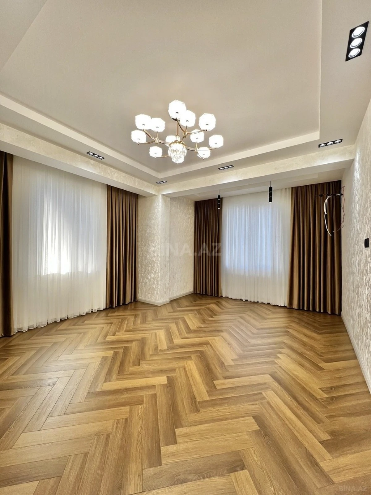 Satılır 2 otaqlı mənzil 78 m²