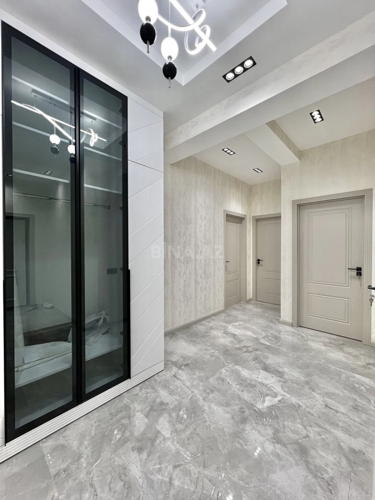 Satılır 2 otaqlı mənzil 78 m²