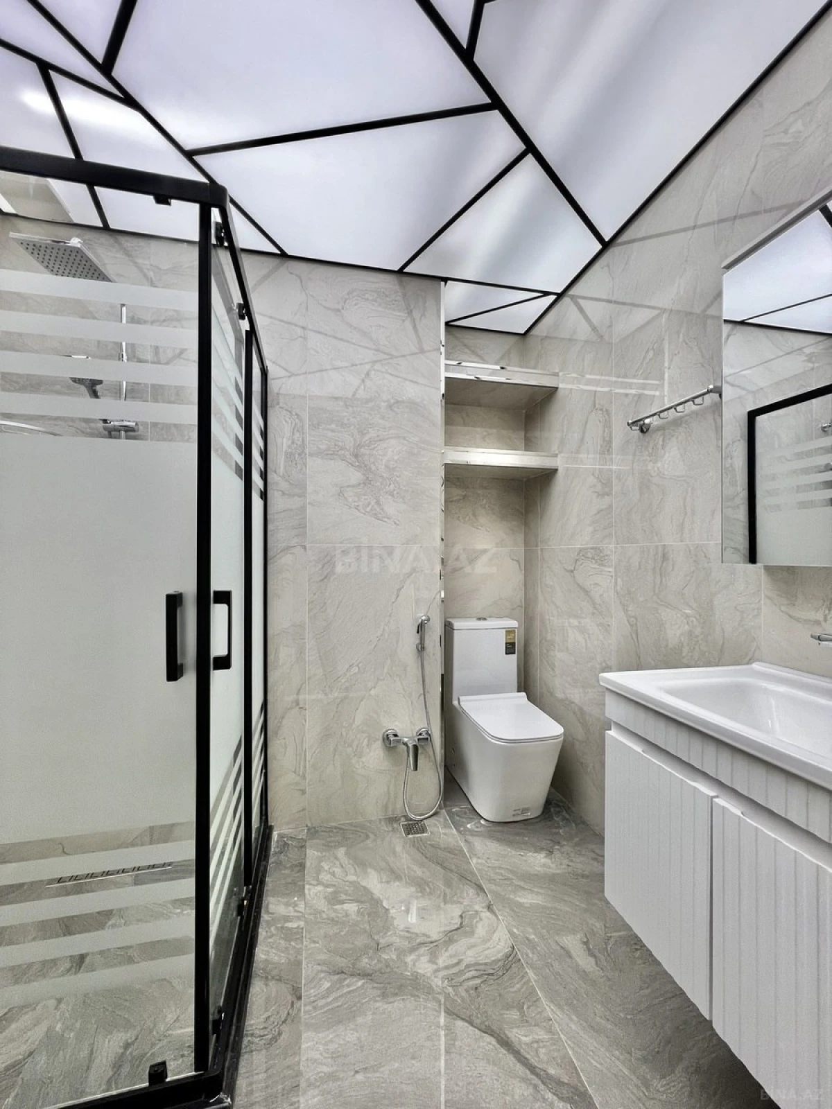 Satılır 2 otaqlı mənzil 78 m²