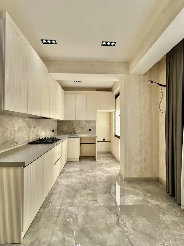 Satılır 2 otaqlı mənzil 78 m²