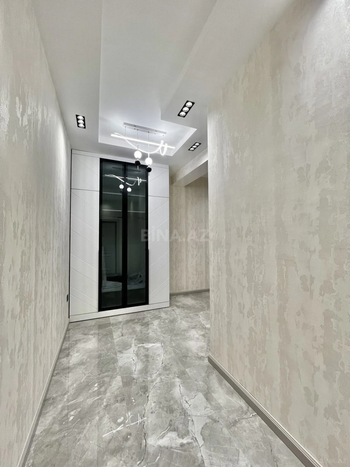 Satılır 2 otaqlı mənzil 78 m²