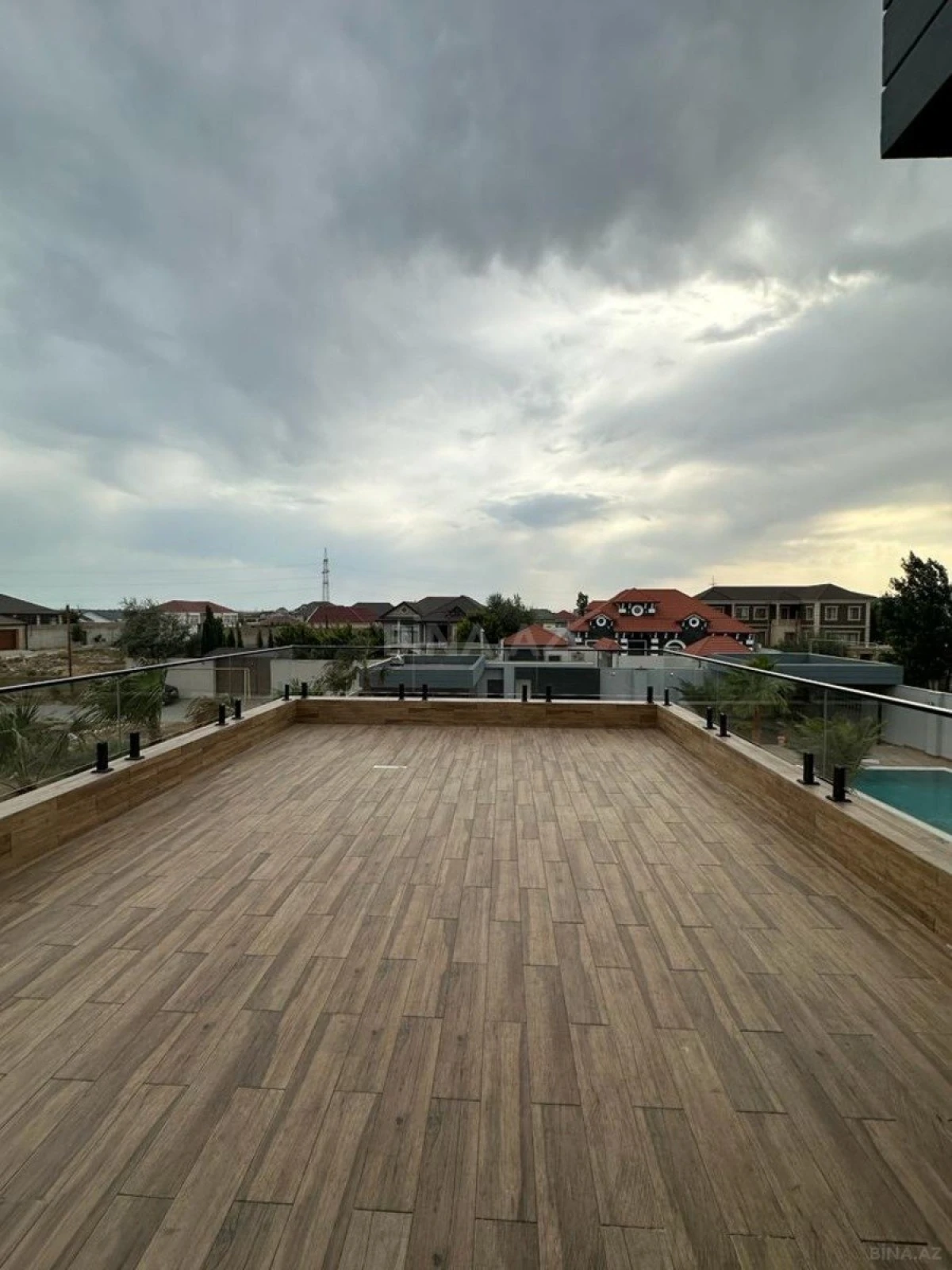 Kirayə verilir 5 otaqlı həyət evi 500 m²