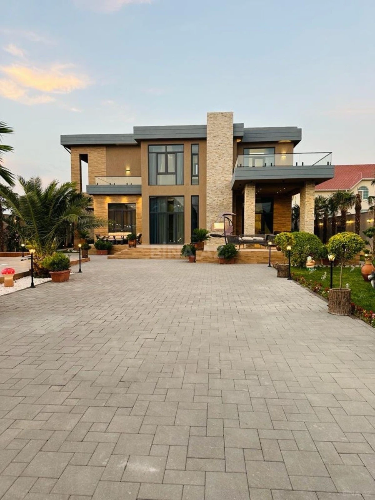 Kirayə verilir 5 otaqlı həyət evi 500 m²