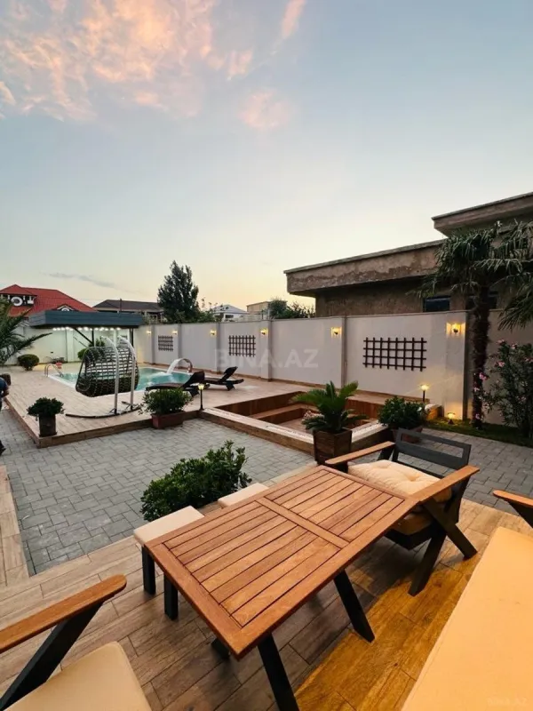 Kirayə verilir 5 otaqlı həyət evi 500 m²