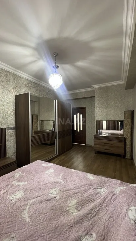 Satılır 3 otaqlı mənzil 114 m²
