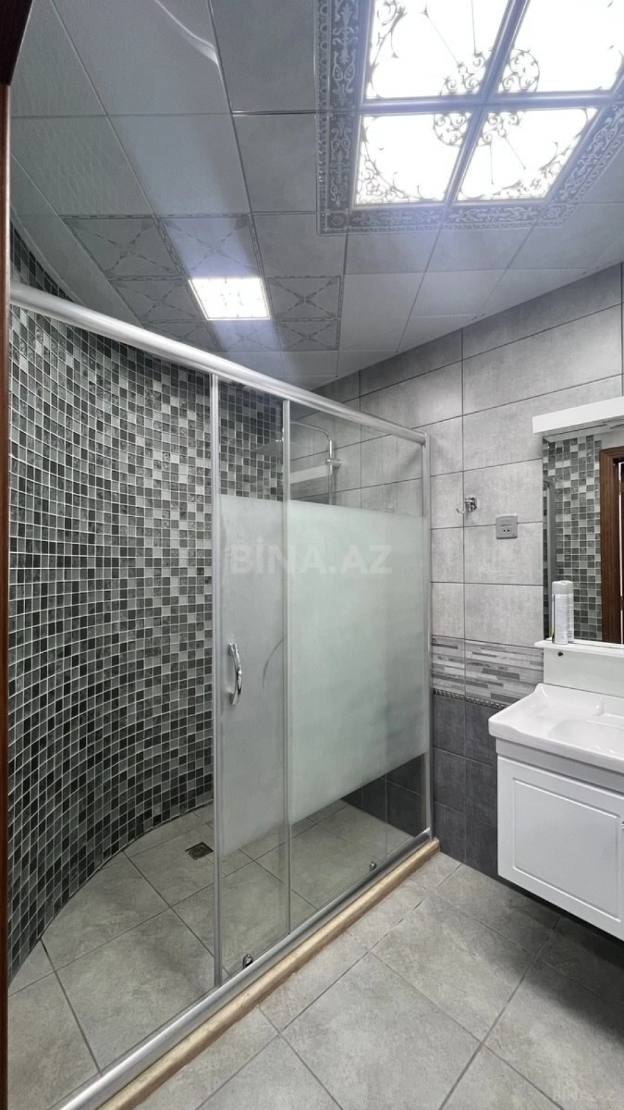Satılır 3 otaqlı mənzil 114 m²