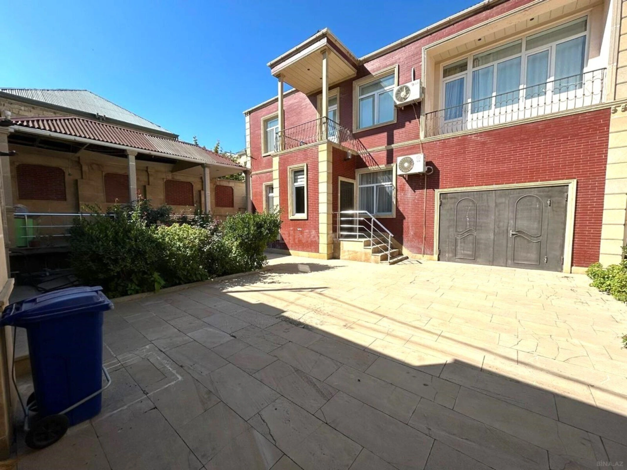 Satılır 6 otaqlı həyət evi 330 m²