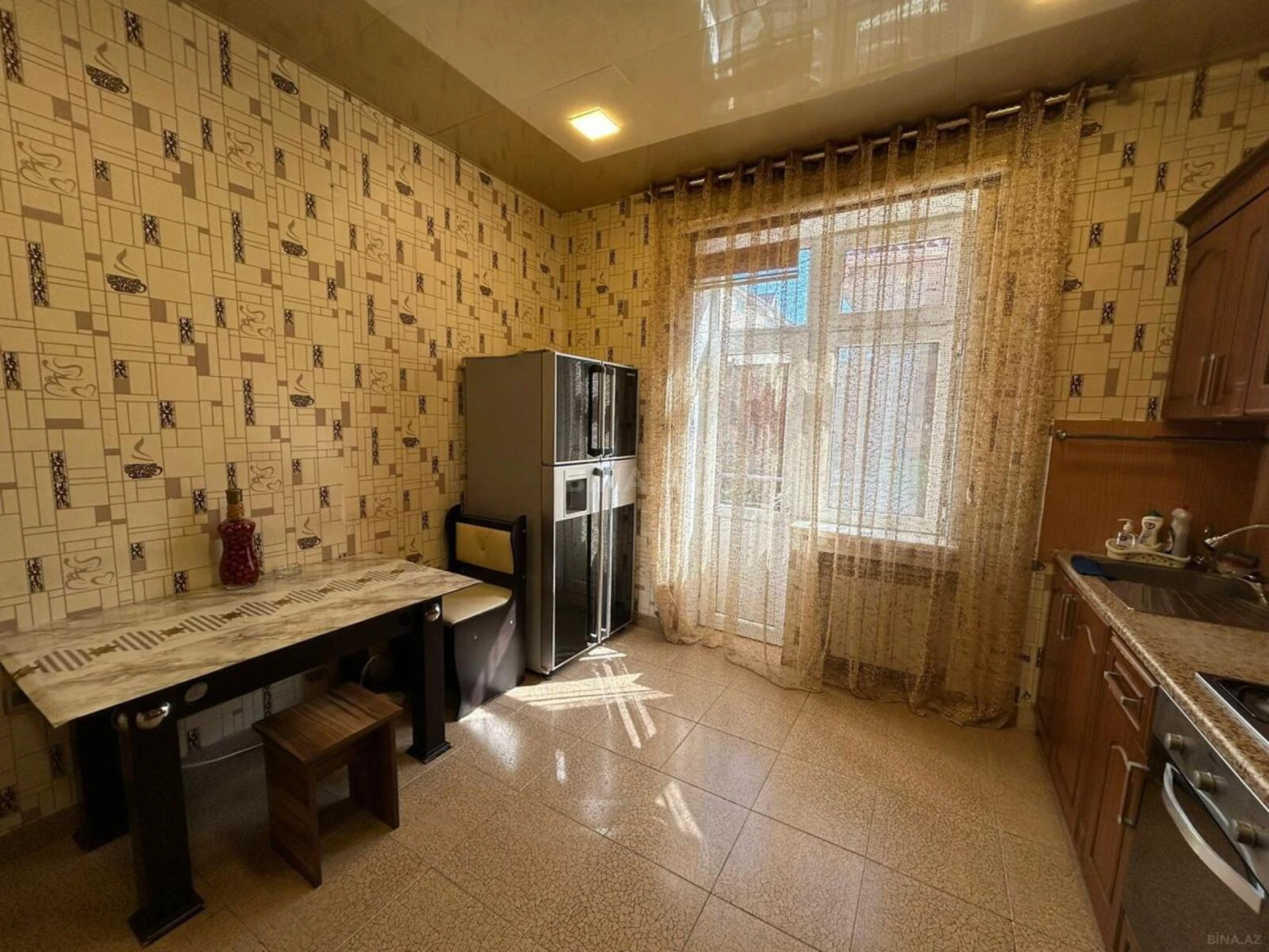 Satılır 6 otaqlı həyət evi 330 m²
