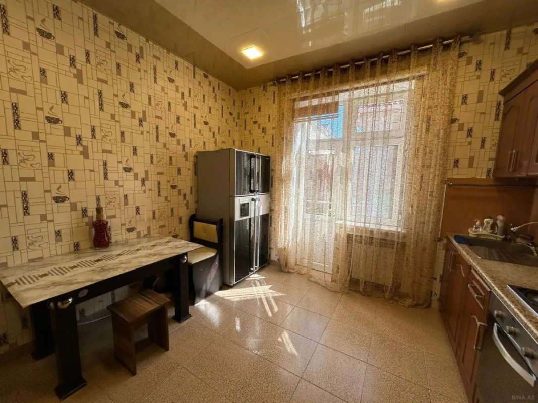 Satılır 6 otaqlı həyət evi 330 m²