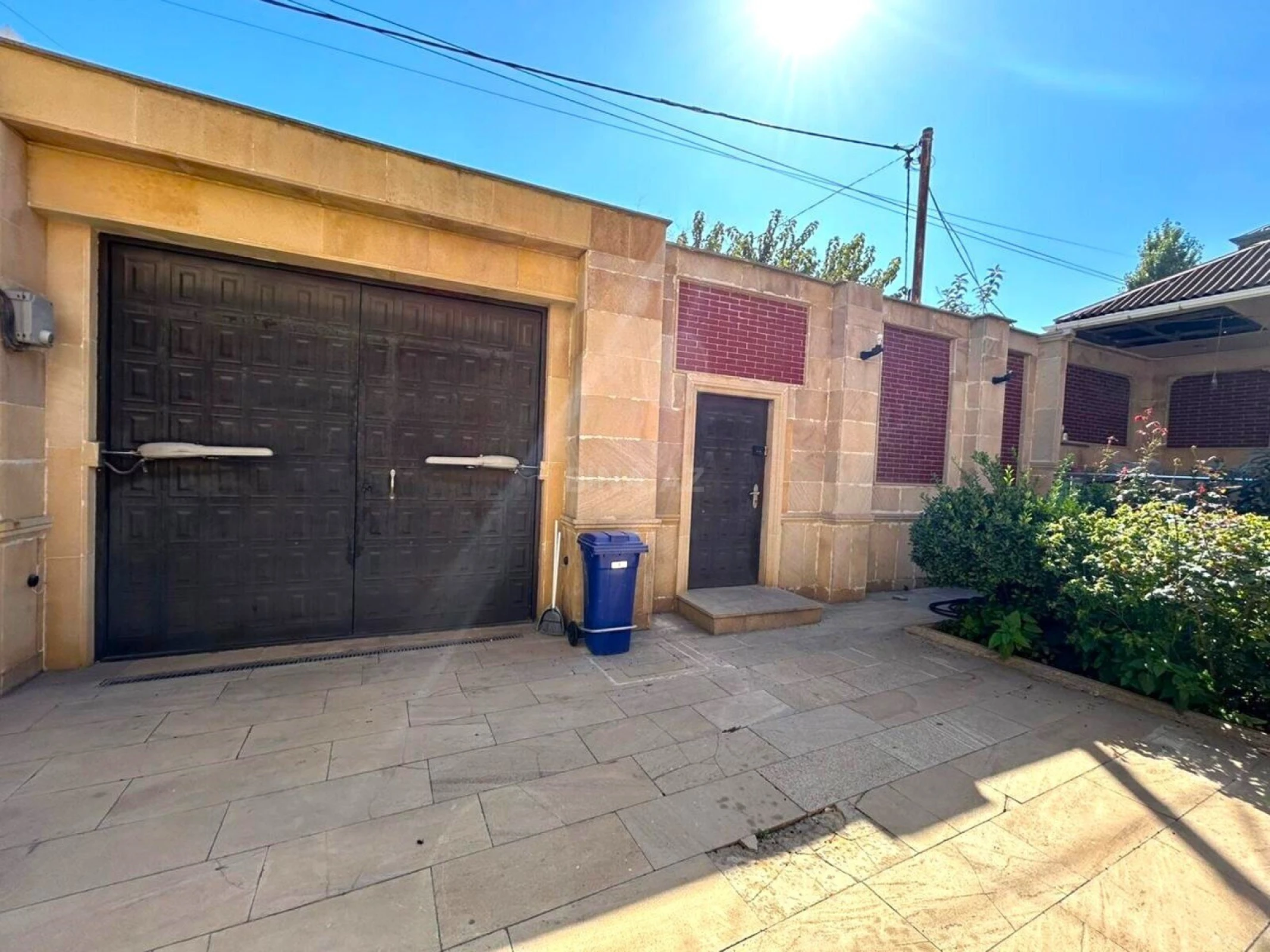 Satılır 6 otaqlı həyət evi 330 m²