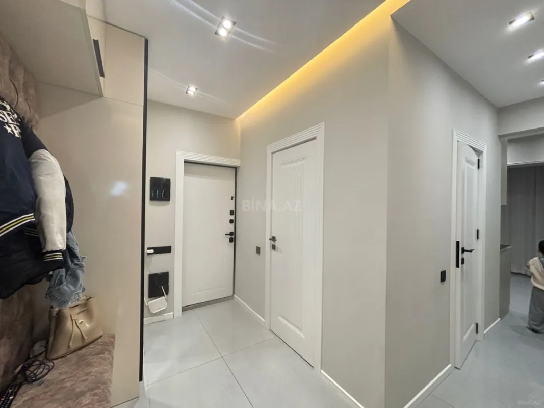 Satılır 5 otaqlı mənzil 125 m²