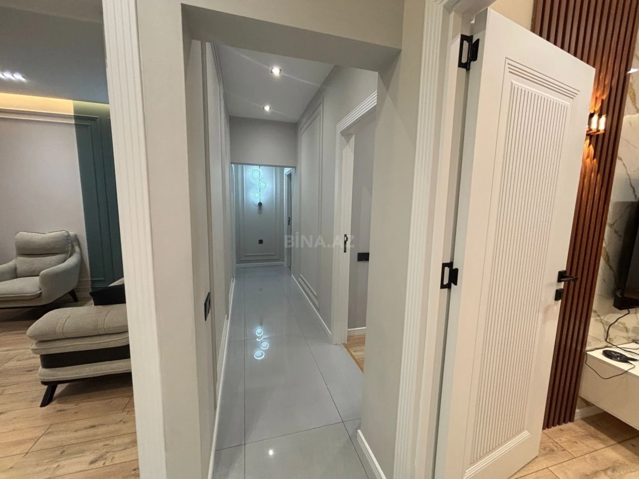 Satılır 5 otaqlı mənzil 125 m²