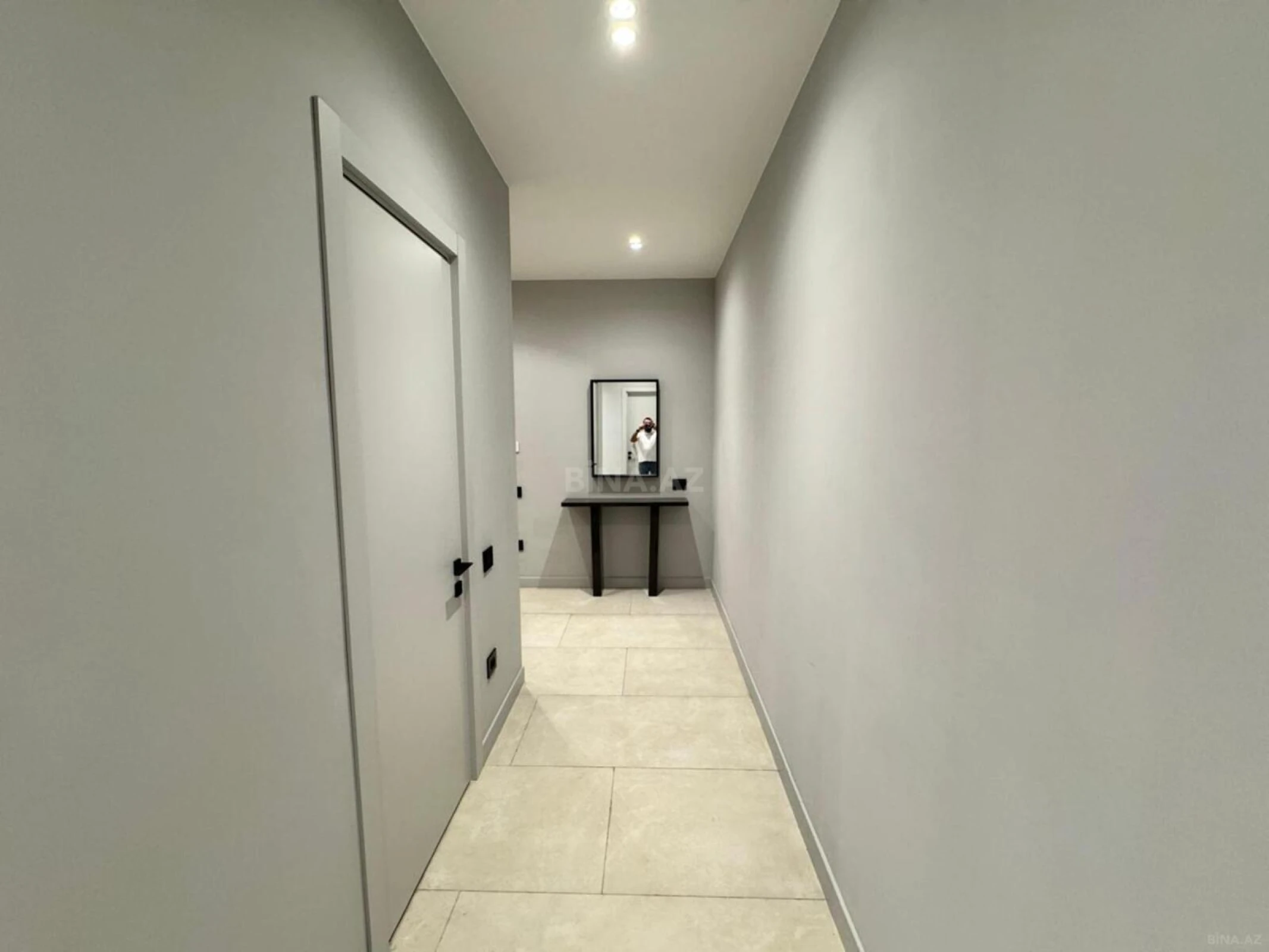 Satılır 3 otaqlı mənzil 127.6 m²