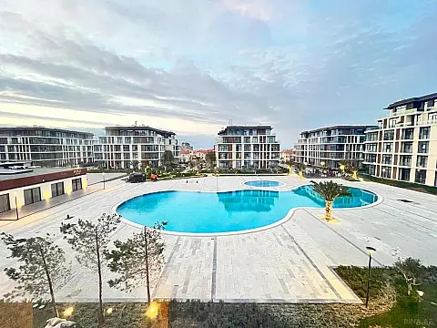 Satılır 3 otaqlı mənzil 127.6 m²