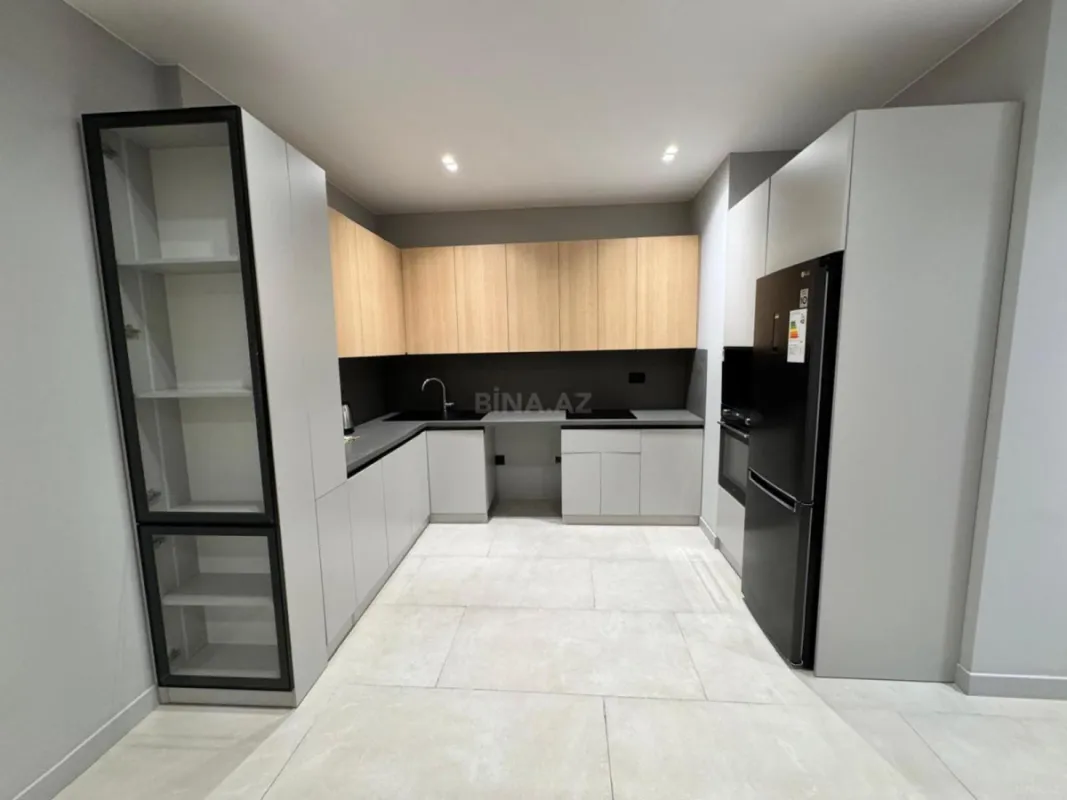 Satılır 3 otaqlı mənzil 127.6 m²