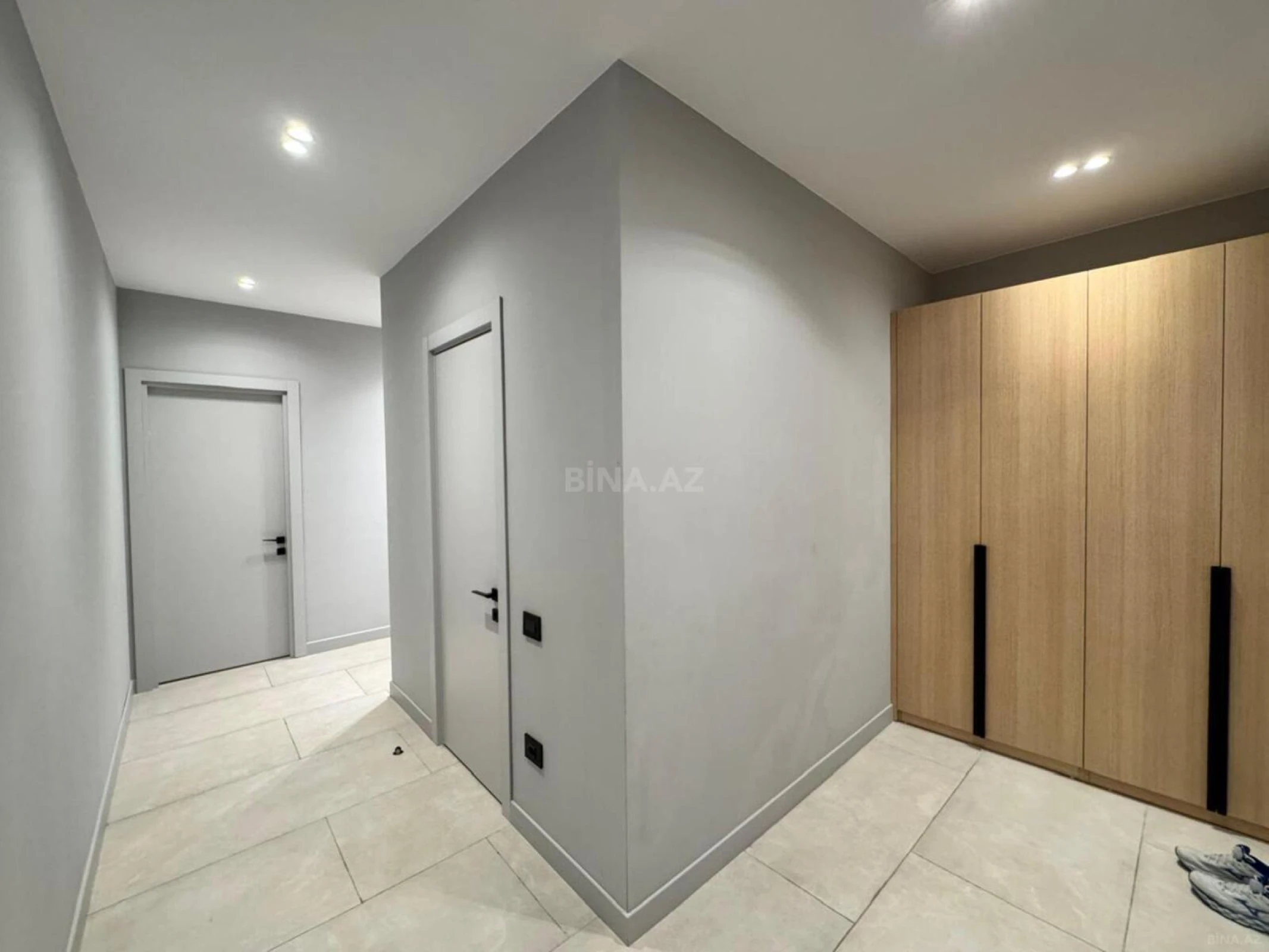 Satılır 3 otaqlı mənzil 127.6 m²