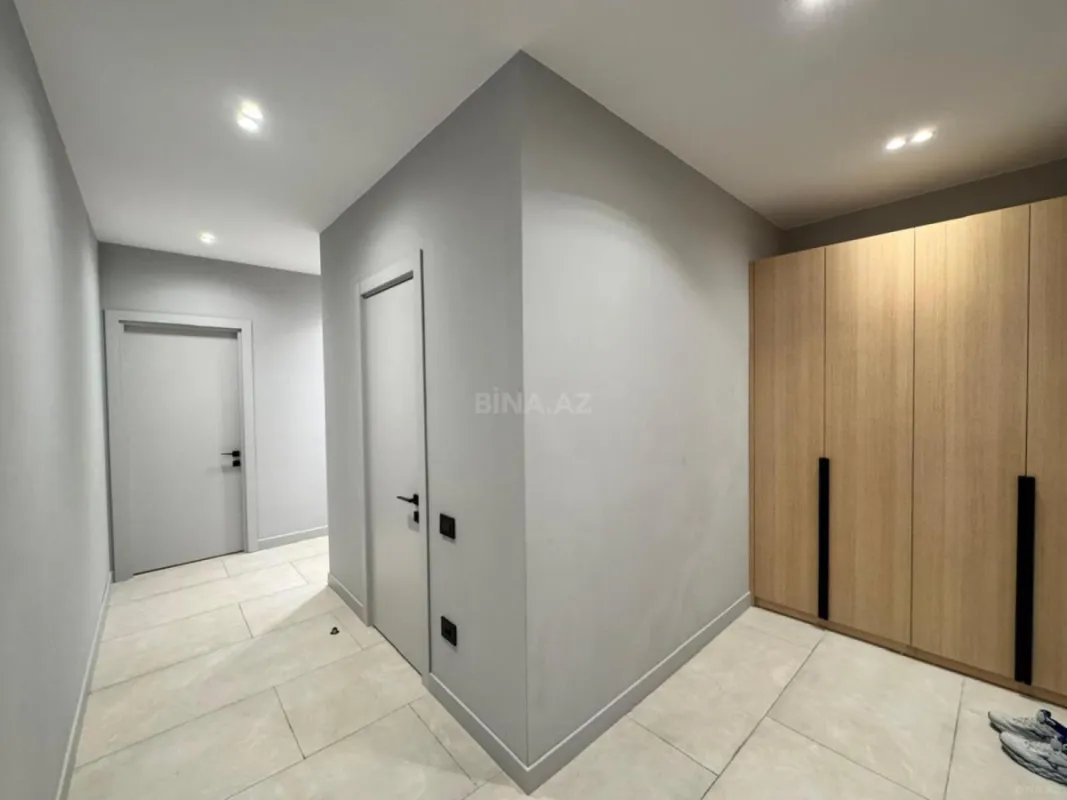 Satılır 3 otaqlı mənzil 127.6 m²