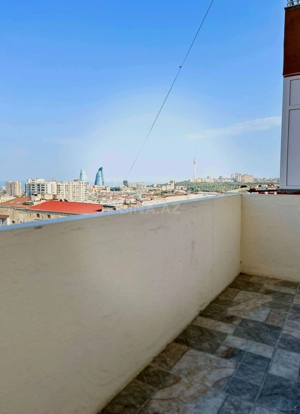 Satılır 3 otaqlı mənzil 82 m²