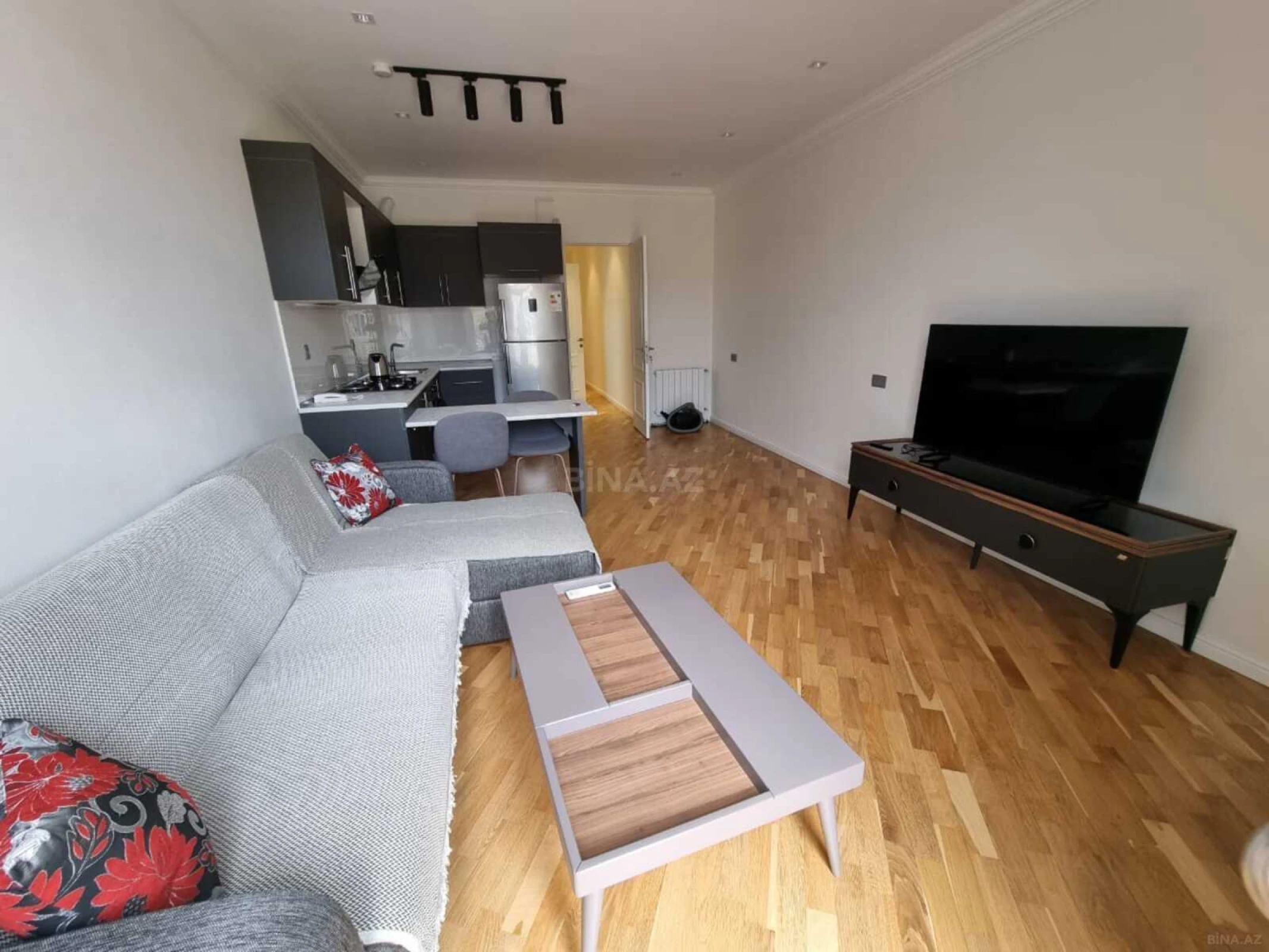 Kirayə verilir 2 otaqlı mənzil 50 m²