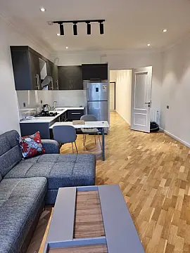 Kirayə verilir 2 otaqlı mənzil 50 m²